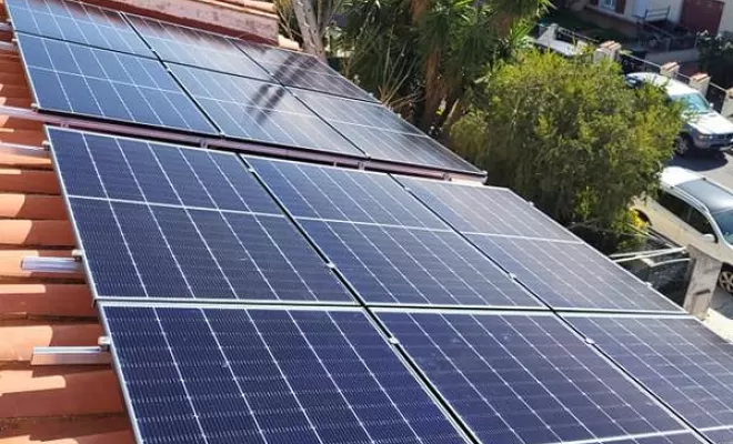 Pose de panneaux photovoltaïques, Saint-Cyprien, Sinthe Plomberie Électricité